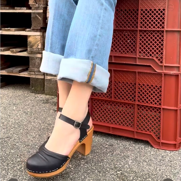 Anthropologie Swedish Hasbeens Wrinkled Black Sandal Best Style🌈 ♥️ - Picture 5 of 9